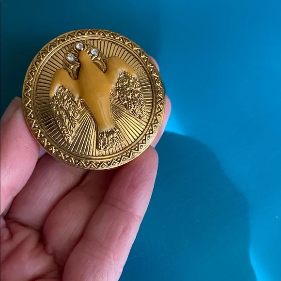 Dove of Peace Pill Box - Picture 2 of 9